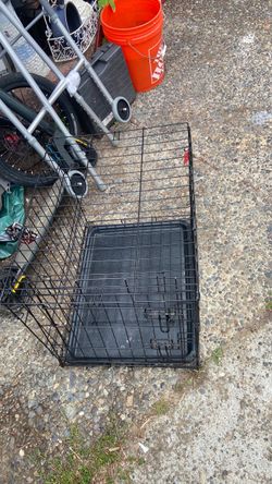 Dog crate L 24 X 18 h 20. Price 17$. Pick up. E. 72. and. Grandview. E. Tacoma