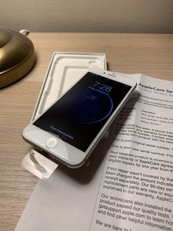 Unlocked iPhone 7 32 Gb (new logic board, battery, screen) + original case