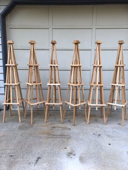 Cedar Pyramid Trellis