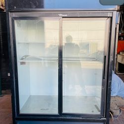 True Beverage Merchandiser Refrigerator