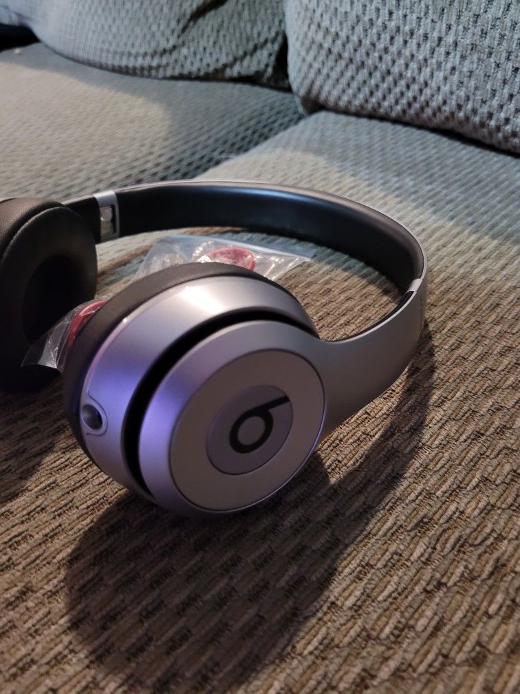 beats SOLO Wireless used but works great