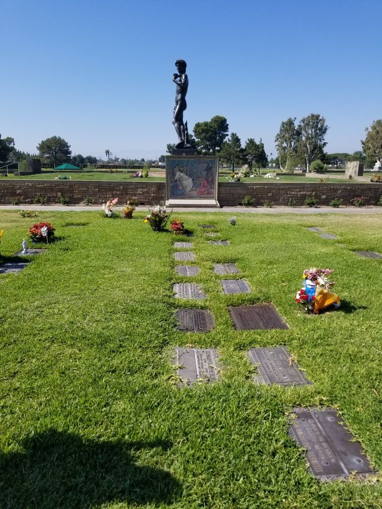 Cemetery Plot Forest Lawn Cypress Ca Companion Crypt Garden of