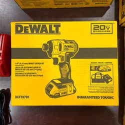 Dealt 1/4” Impact Driver Kit