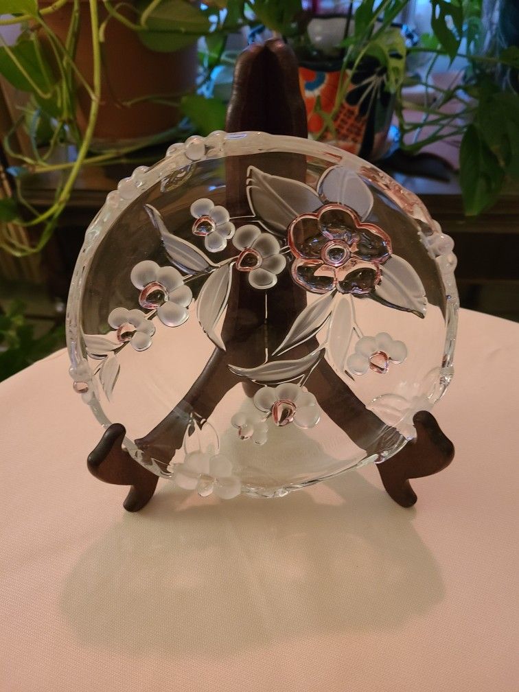 Crystal Dish With Pink Pedals