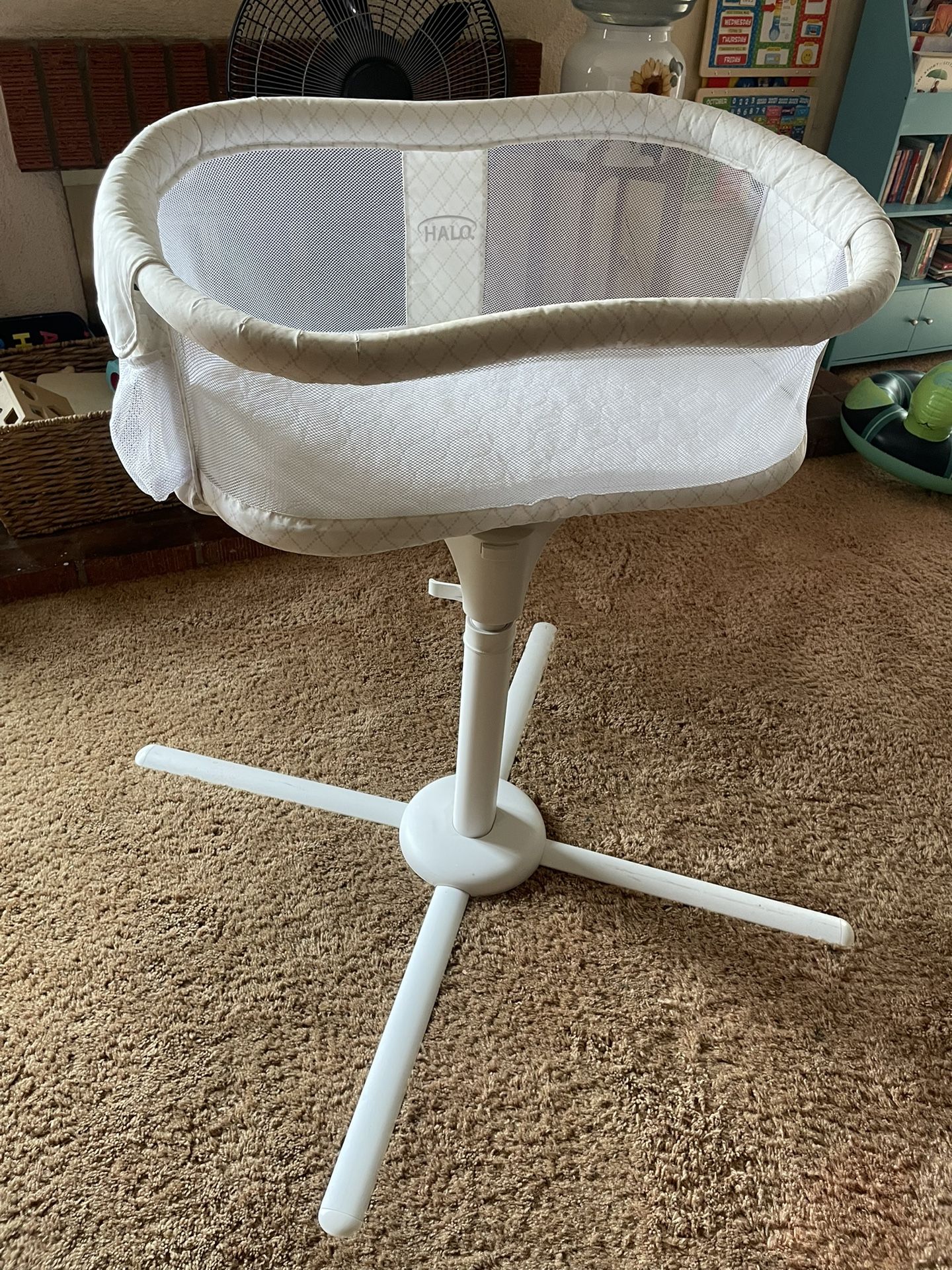 360 Degree Swivel Bassinet