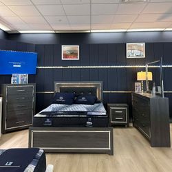 OM• $38 Initial • Brand New//4 Piece Bedroom Set 