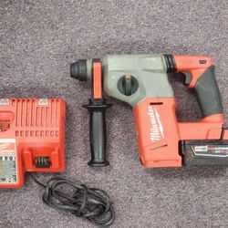 Milwaukee 1" SDS Plus Rotary Hammer with XC5.0 Battery & Charger (1.7 Ft-Lbs of Impact Energy)