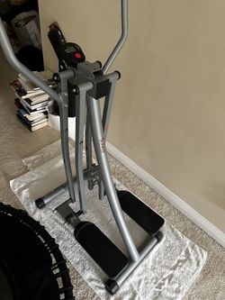 Like NEW - Sunny Health & Fitness Elliptical