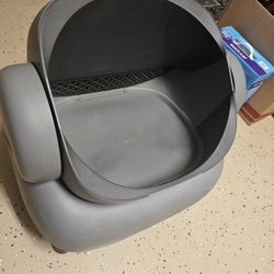 Neakasa Self Cleaning Litter Box