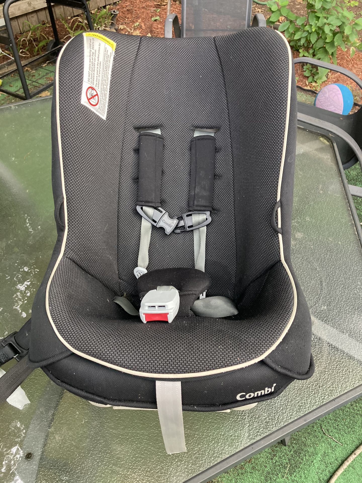 Combi car seat(retail$219)”Good Condition”(up to 40 lbs)