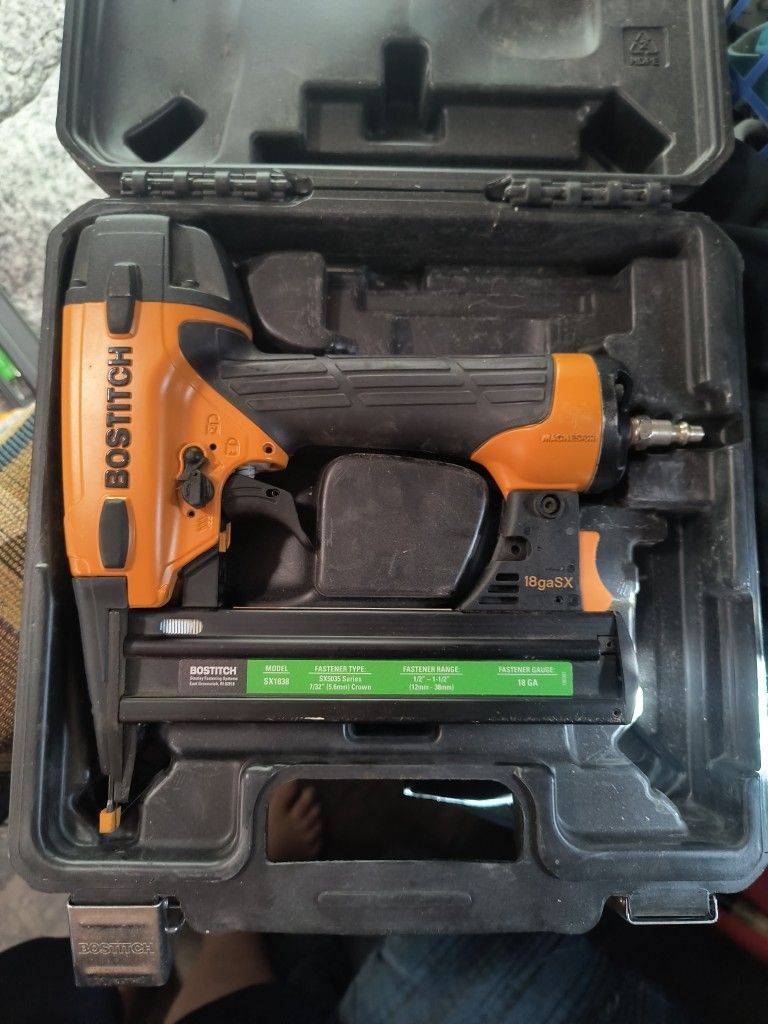 Bostitch SX1838 Crown Molding Nailer