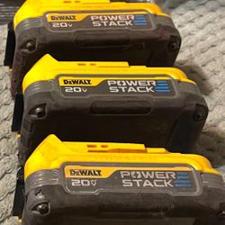 3 powerstack Dewalt Batteries