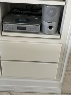 Sharper Image Bookshelf CD Player