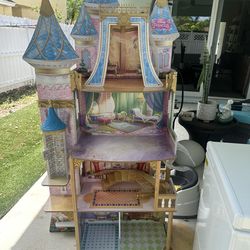 KidKraft Disney Princess Royal Celebration Dollhouse
