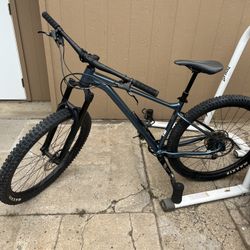 Giant Fathom 2 Mountain Bike