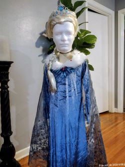 Frozen girl Halloween costume