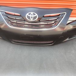 2010-2012 Toyota Camry Complete Front Bumper With All Accessories OEM.