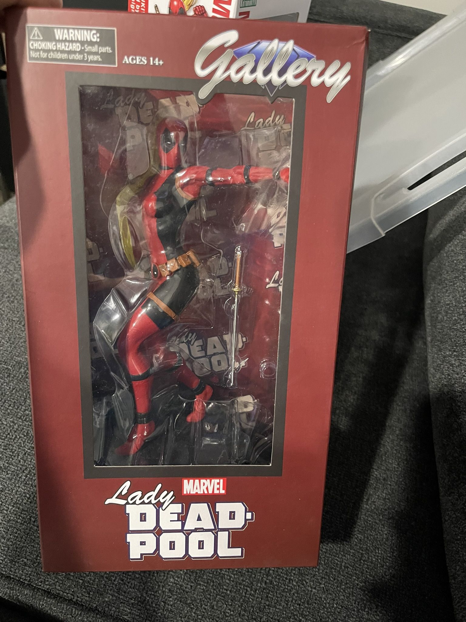 Diamond Gallery Marvel Lady Deadpool Statue