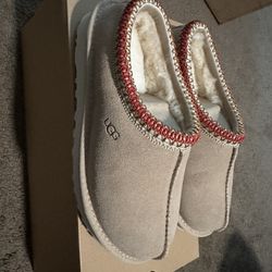 Ugg Tasman Sand Dart Cherry Women Size 6W