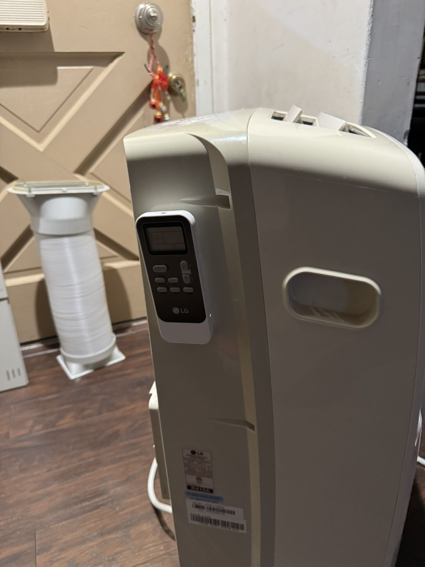 LG portable AC unit 8000 BTUs