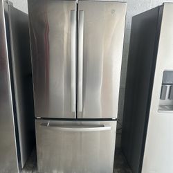 33 Wide Counterdepth Refrigerator