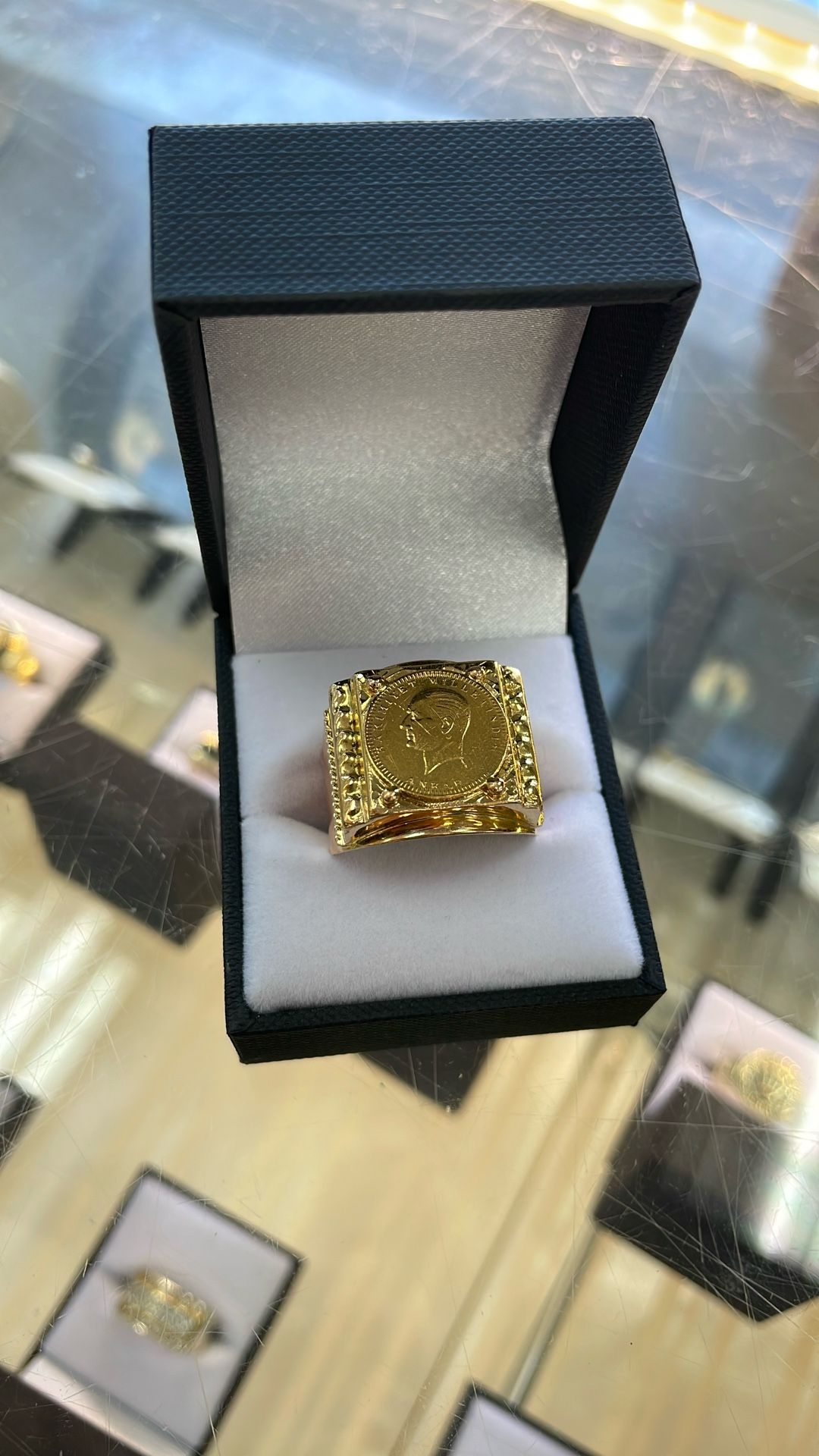 18k Men’s Coin Ring