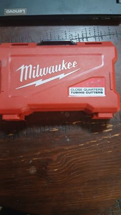 Milwaukee close quarter pipe cutters