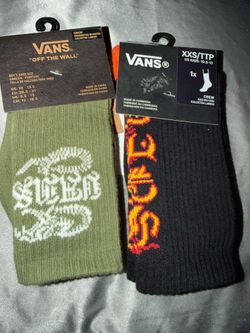 2 pairs of Boys crew socks 10-13 NWT