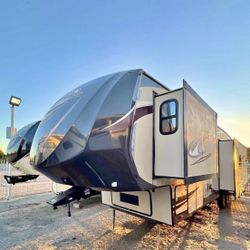 2015 Forest River Heritage Glen Fifth Wheel/ Rv/ Travel Trailer 