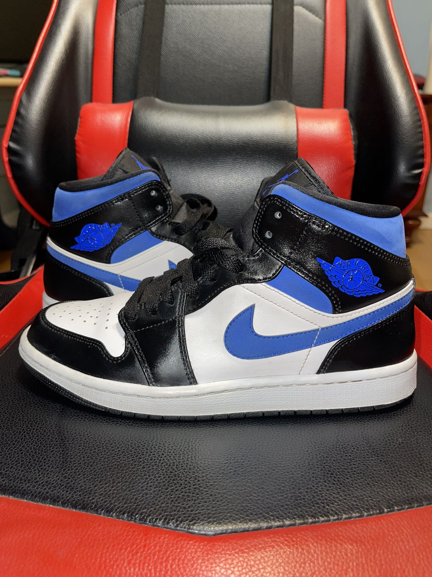 Burberry と lacosteになります。 ☀️🏰🐭 Shirts: @burberry × @supremenewyork Bottoms: @minus