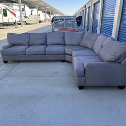 Sectional Sofa Couch 119X59 Living Spaces Delivery Available 🚚