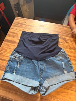 Maternity shorts