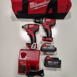 Milwaukee M18 combo kit with 2 batteries charger and bag 