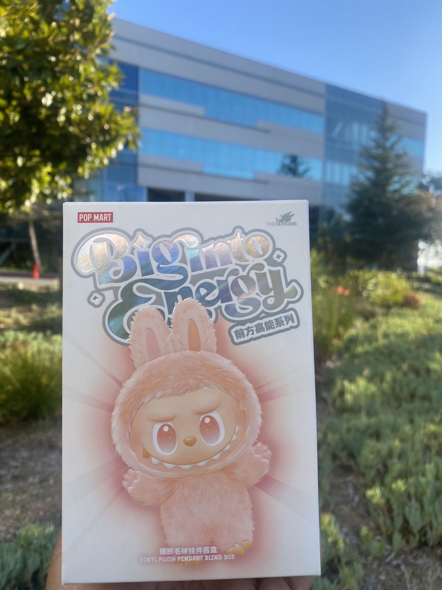 MONSTERS Big Energy Labubu