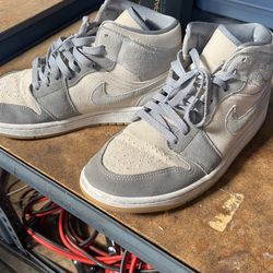 Air Jordan 1 Mid SE 'Coconut Milk Particle Grey'