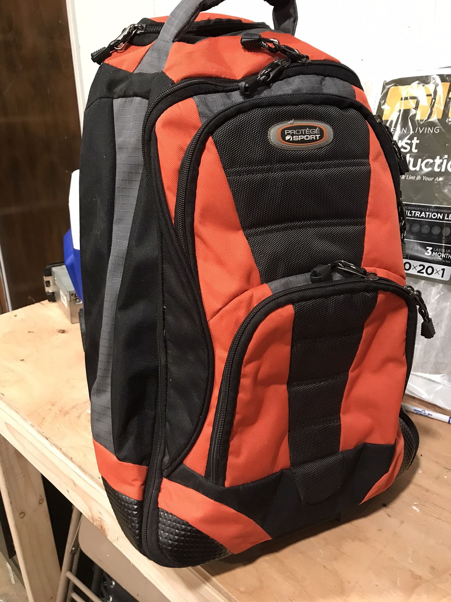 Backpack with wheels In Handle 