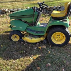 John Deere Riding Mower 42” GT225