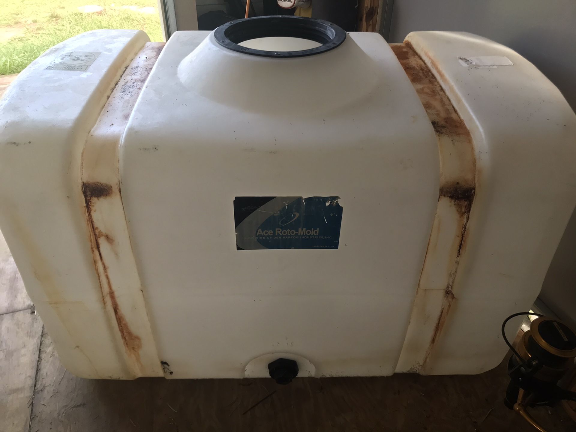 Water tank 100 gallon