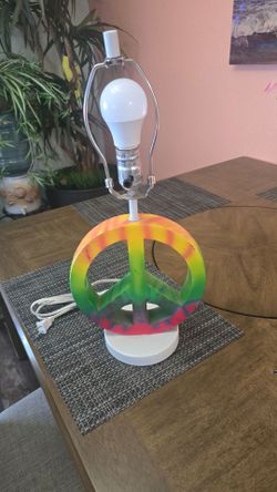 Vintage peace lamp works great