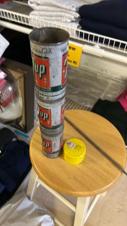 Very vintage 7-Up can container with lid