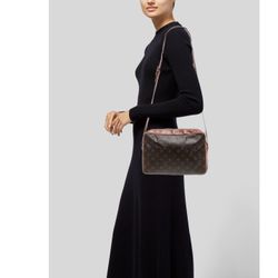 Louis Vuitton Monogram Sac Bandoliers