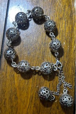 Silver balls bracelet