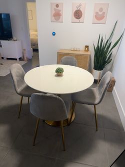 Set of 4 Grey Velvet Dining Room Chairs