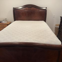 Queen Bed Set With Dresser, Mirror And Side Table 