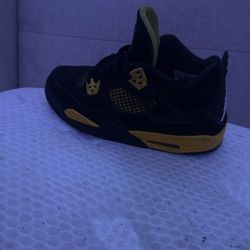 Air Jordan 4 Bumblebee 