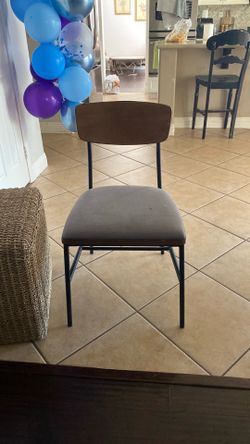 Set of 2 heavy duty chairs $10 for the set