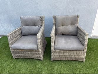 Outdoor patio chairs