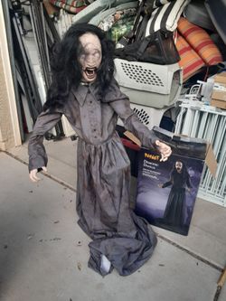 Halloween Decoration Demonic Dahlia broken See All Photos Read Description