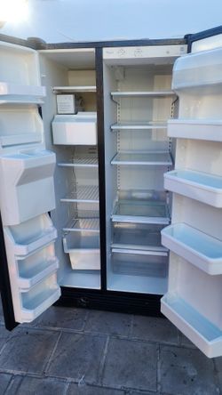 Refrigerador Side By Side.  Ice Maker And Water Working 