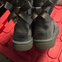 Gray Cheetah Print Uggs Size 6